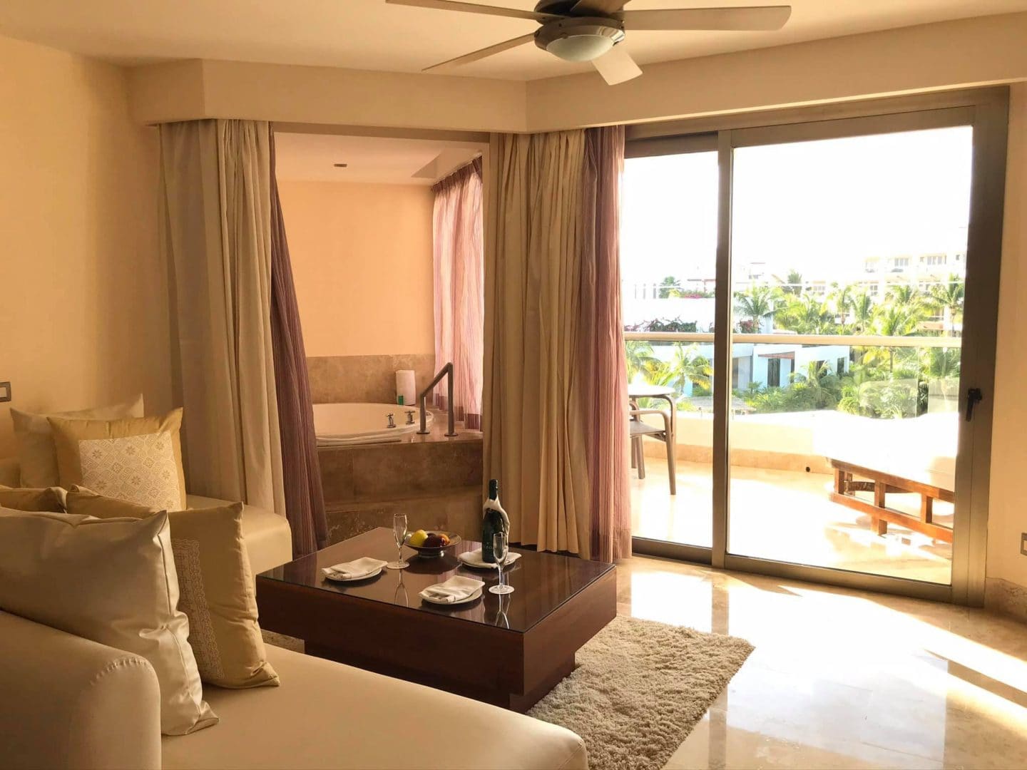 excellence playa mujeres jacuzzi