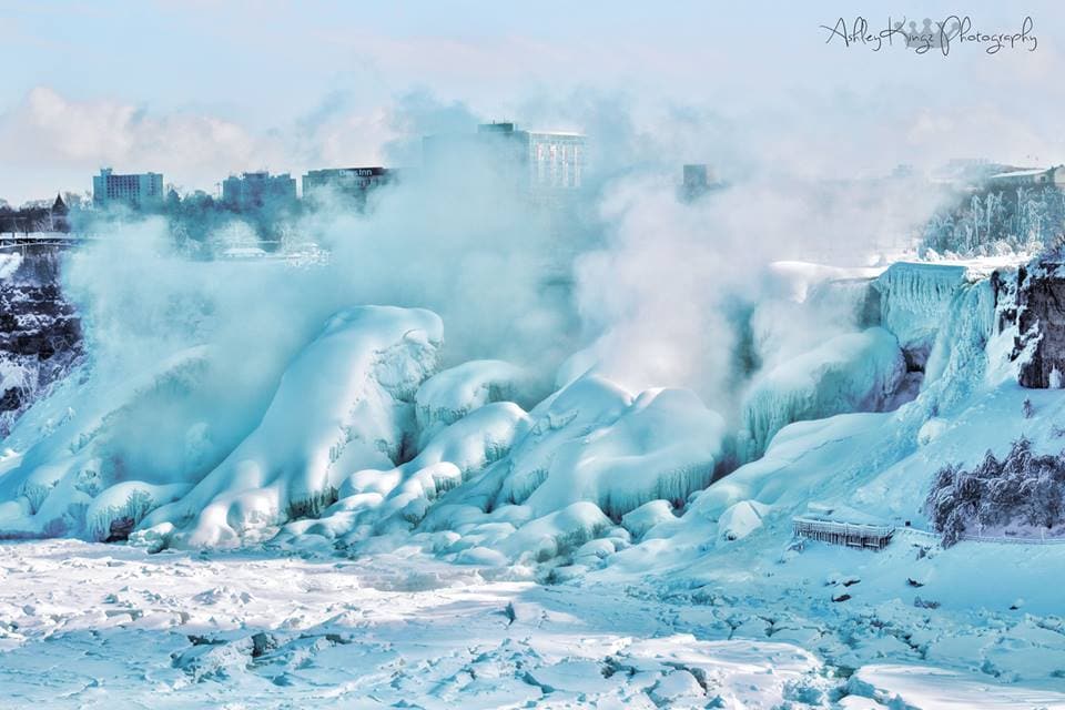 frozen niagara falls