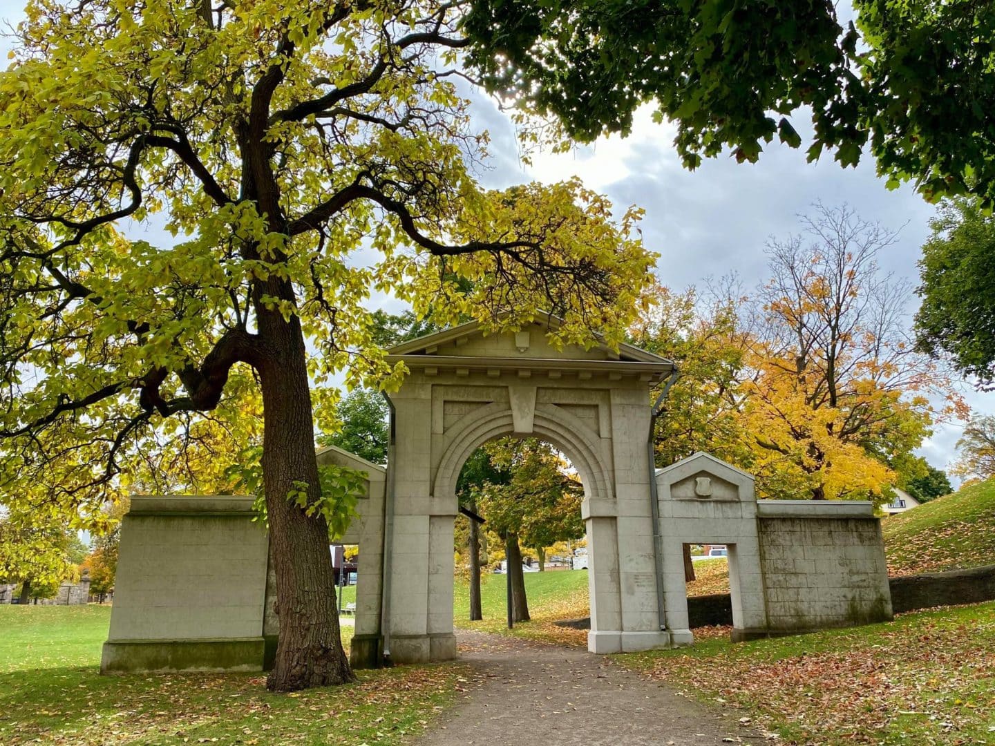 Dundurn Castle gate