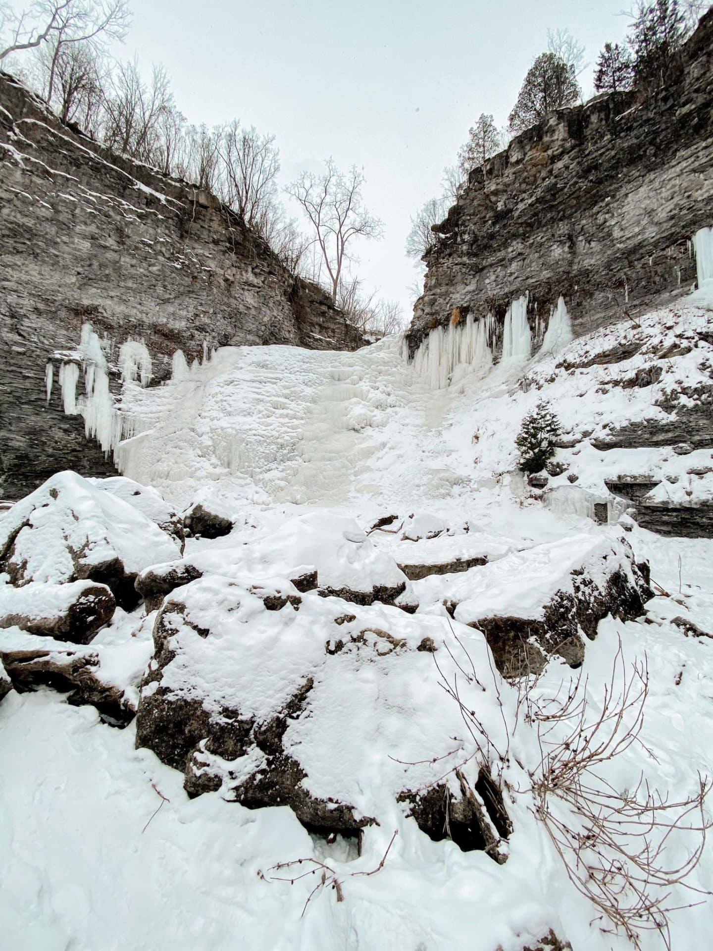 Frozen Waterfalls in Niagara Rockway Falls