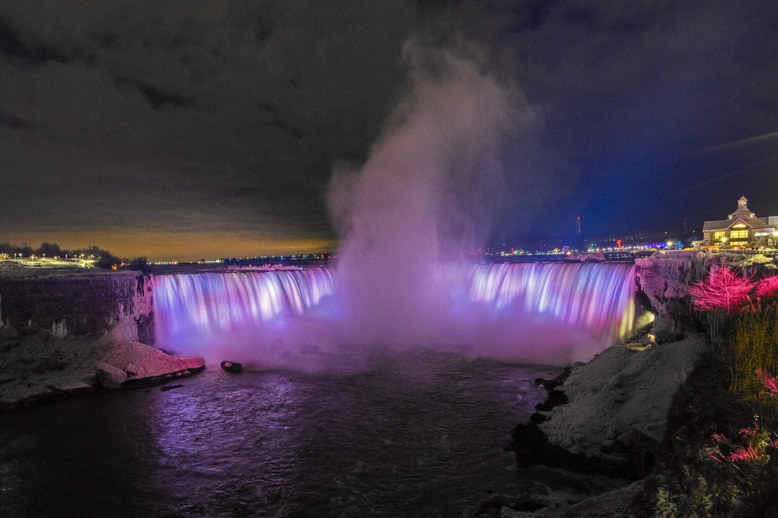 Niagara Falls in Winter: Visiting Tips & Best Things to Do